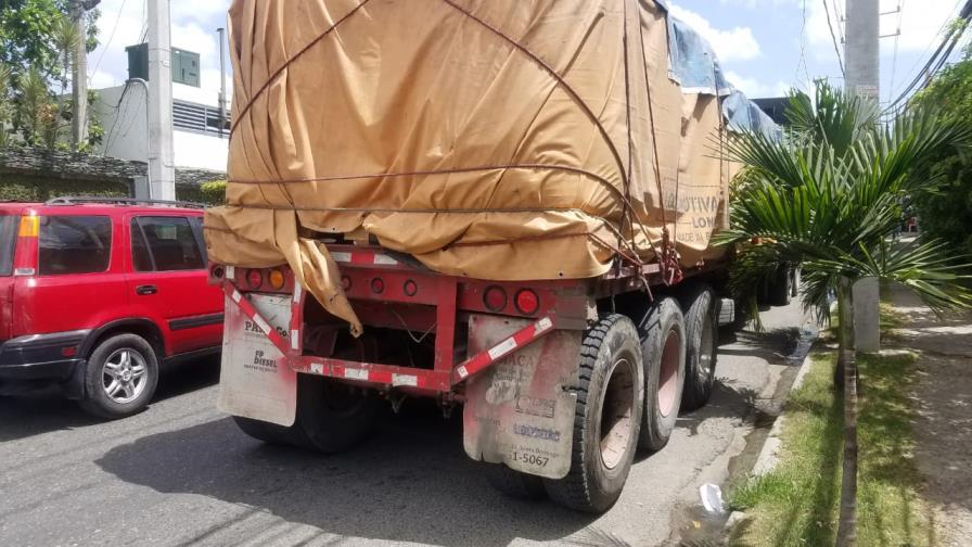 Localizan ‘‘cola’’ de patana con azúcar que fue robada en San Pedro de Macorís