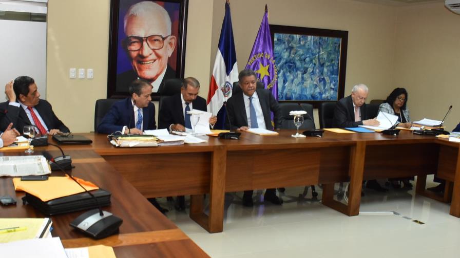 Convocan al Comité Político del PLD para el 6 de agosto