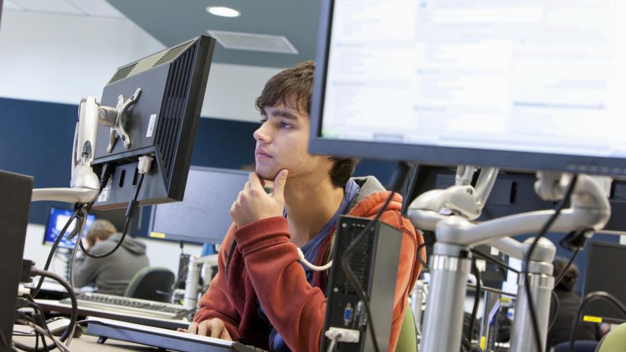 Crisis en Nicaragua lleva a la creación de una educación virtual 