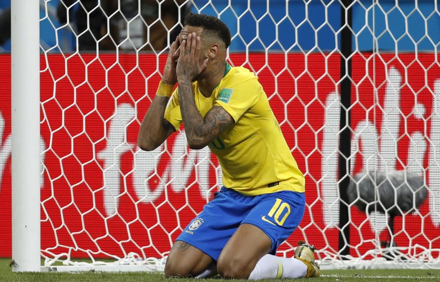 Neymar no encuentra el camino hacia la gloria