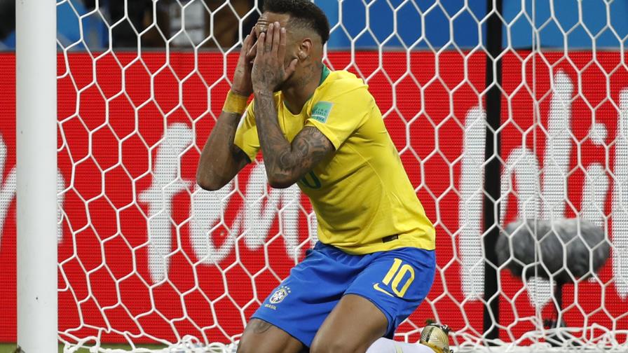 Neymar no encuentra el camino hacia la gloria