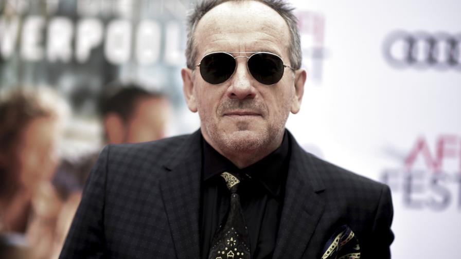 Elvis Costello cancela gira tras cirugía por cáncer