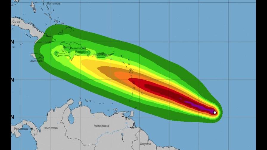 Declaran a Puerto Rico en emergencia ante paso del huracán Beryl