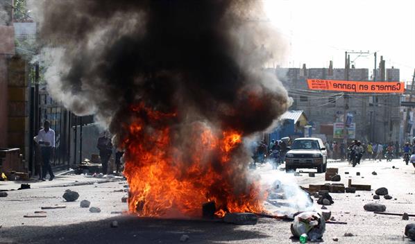 Bloqueos afectaron v&iacute;as principales de Puerto Pr&iacute;ncipe