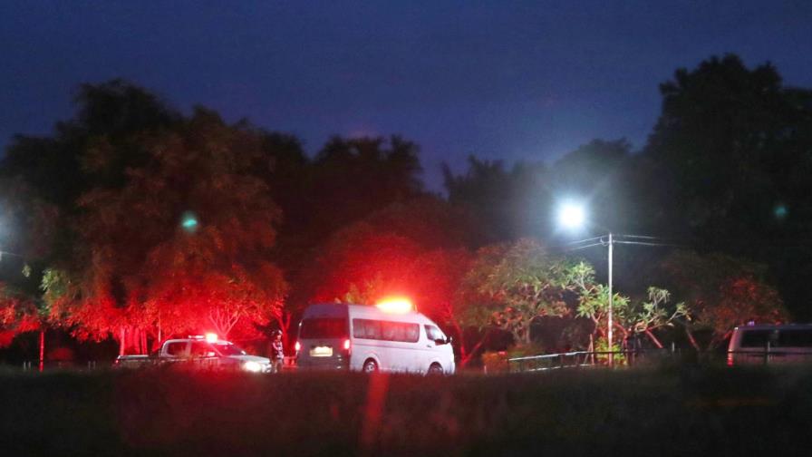 Tailandia interrumpe hasta mañana las tareas de rescate de atrapados en cueva