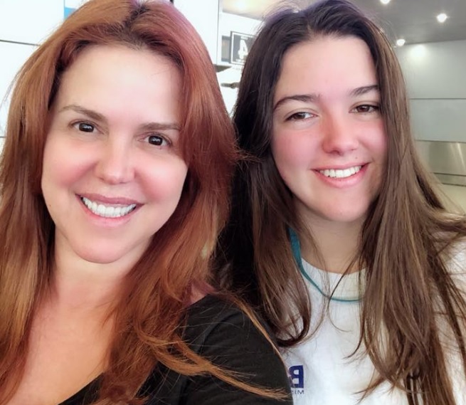 La presentadora María Celeste Arrarás junto a su hija Laura.