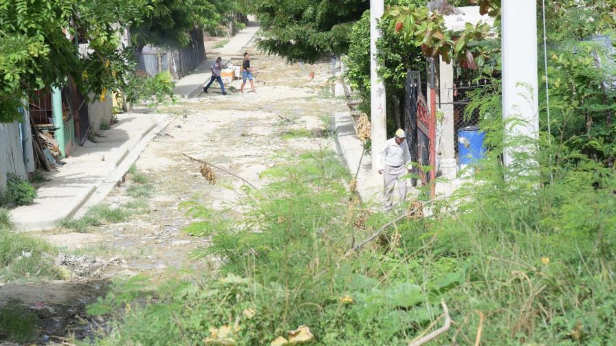 En Cienfuegos demandan que Gobierno asfalte calles En Cienfuegos demandan que Gobierno asfalte calles