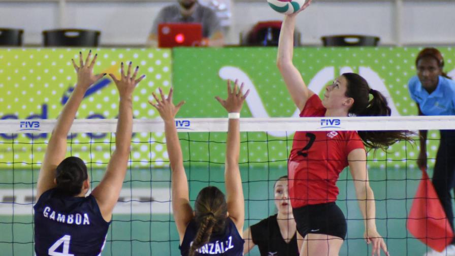 Filtraciones en el Palacio Nacional de Voleibol retrasan jornada de la Copa Panamericana
Remanentes de Beryl afectan Copa de voleibol Filtraciones en el Palacio Nacional de Voleibol retrasan jornada de la Copa Panamericana
Remanentes de Beryl afectan Copa de voleibol