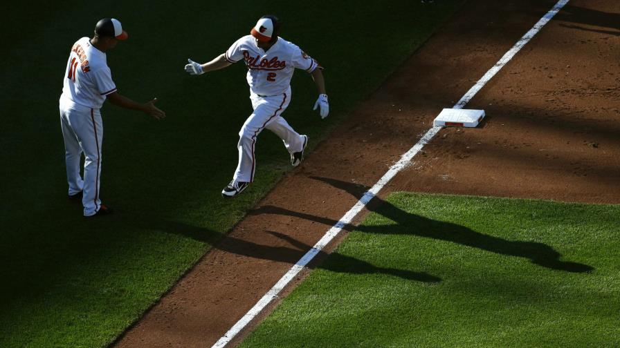 Los Orioles vencen 5-4 a los Yanquis con jonrón de Danny Valencia