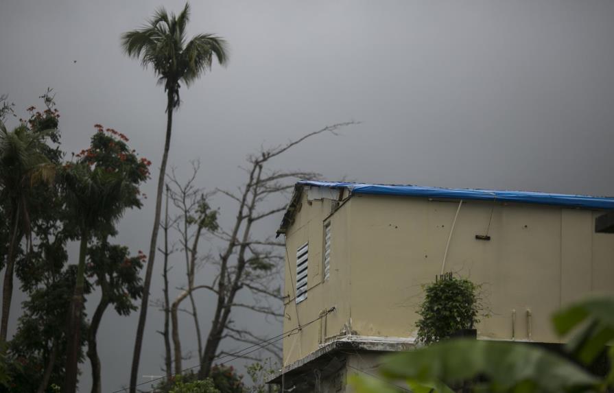 Apagones e inundaciones golpean Puerto Rico