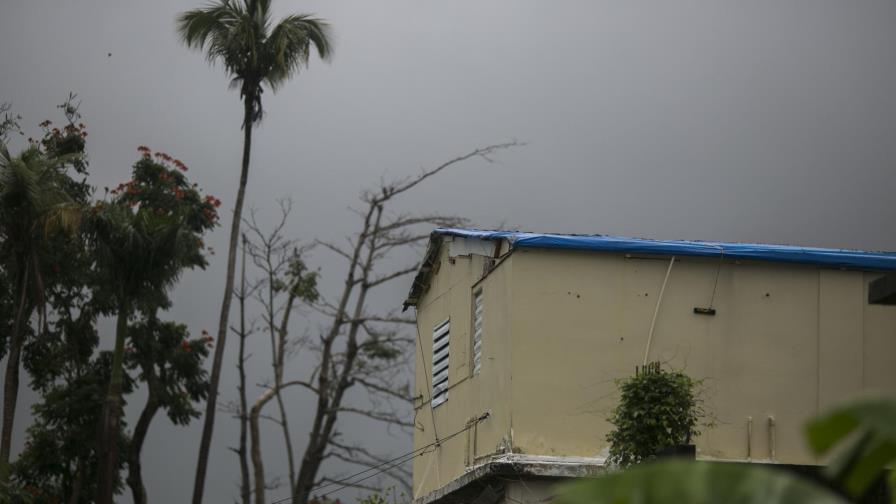 Apagones e inundaciones golpean Puerto Rico Apagones e inundaciones golpean Puerto Rico