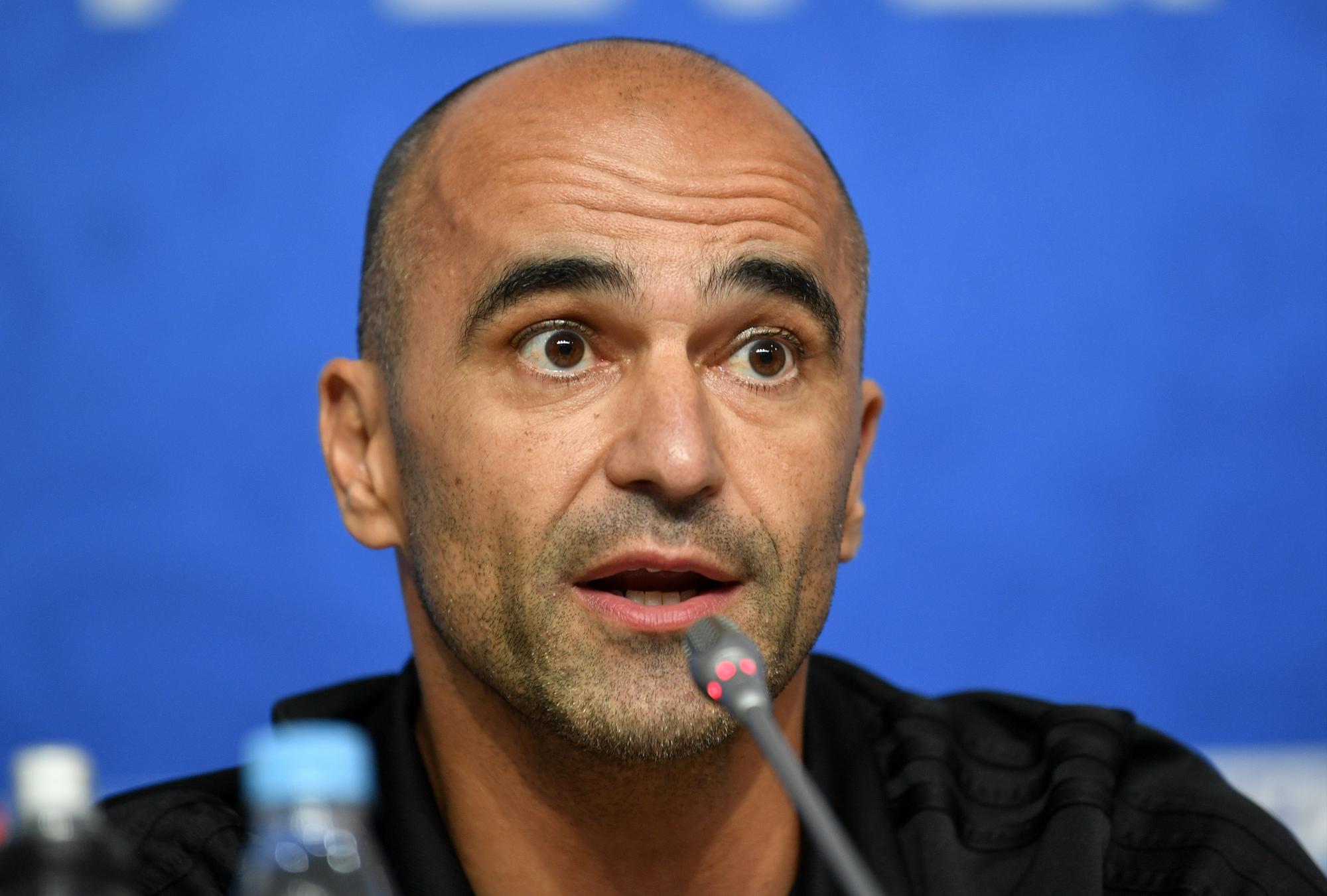 El entrenador de Bélgica, Roberto Martínez, habla con los medios durante la conferencia de prensa oficial de Bélgica en la víspera del partido semifinal entre Francia y Bélgica en la Copa Mundial de fútbol 2018 en el Estadio de San Petersburgo en San Petersburgo, Rusia, el lunes 9 de julio de 2018.