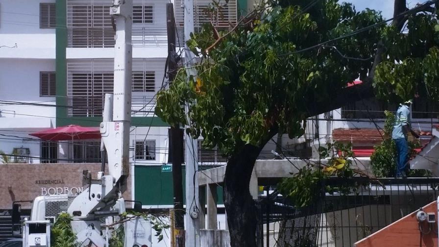 Más de 75,000 clientes de Edesur afectados por averías en varios circuitos  