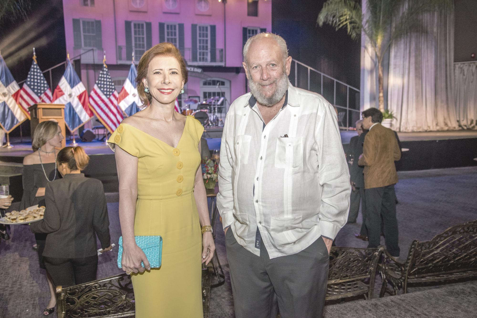 Melba Segura de Grullón y Freddy Ginebra.