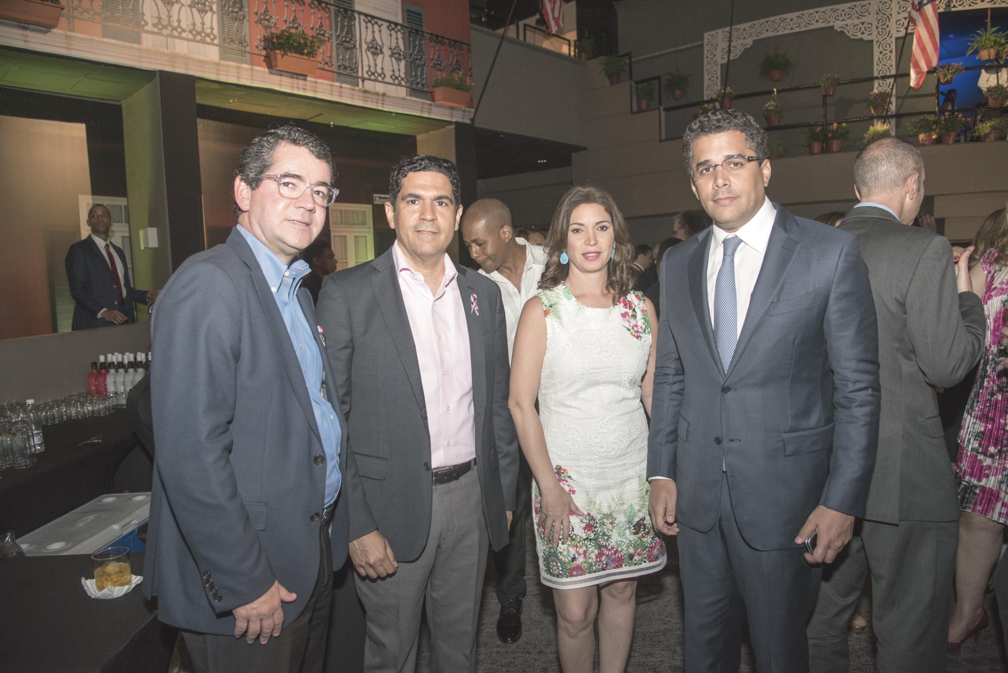 José Manuel Peña José Burdie y Carlotta Sanlley y David Collado.