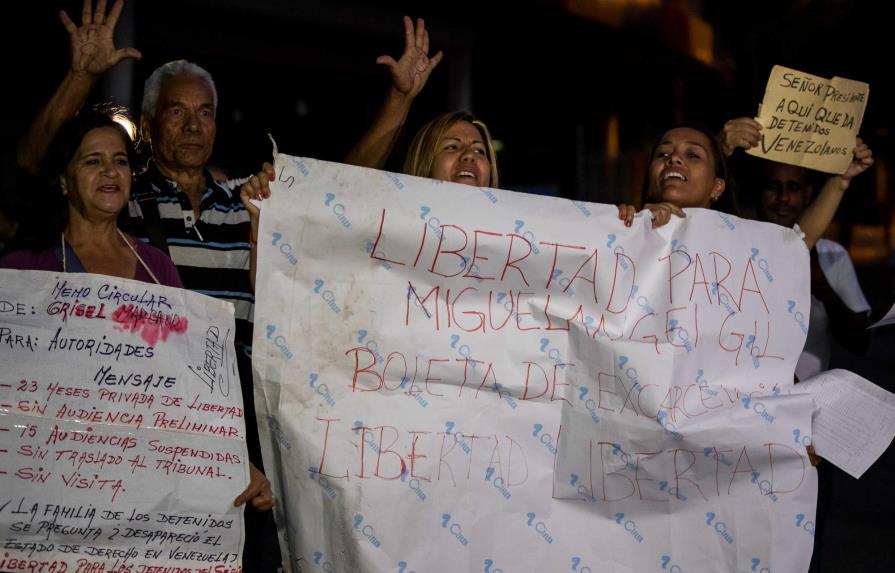 Nuevo motín de “presos políticos” venezolanos cumple dos días sin respuestas