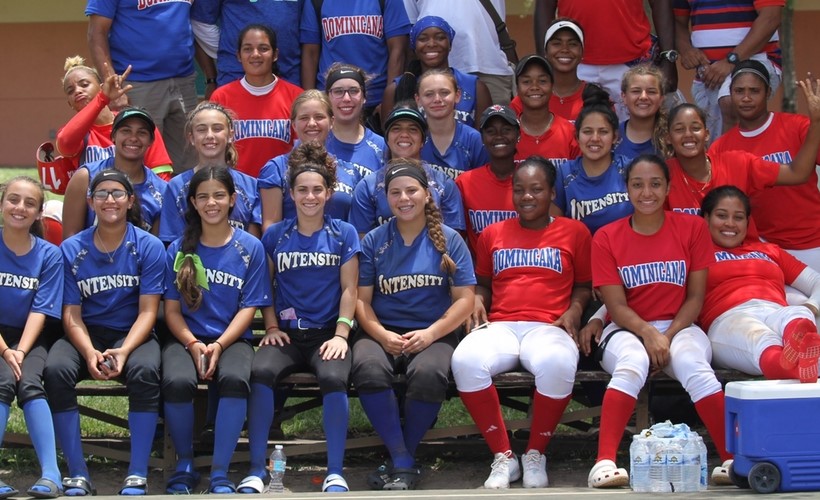 El equipo criollo junto al  Intensity Pascual  a quien le ganó en tres ocasiones en partidos de fogueo celebrados en Miami.