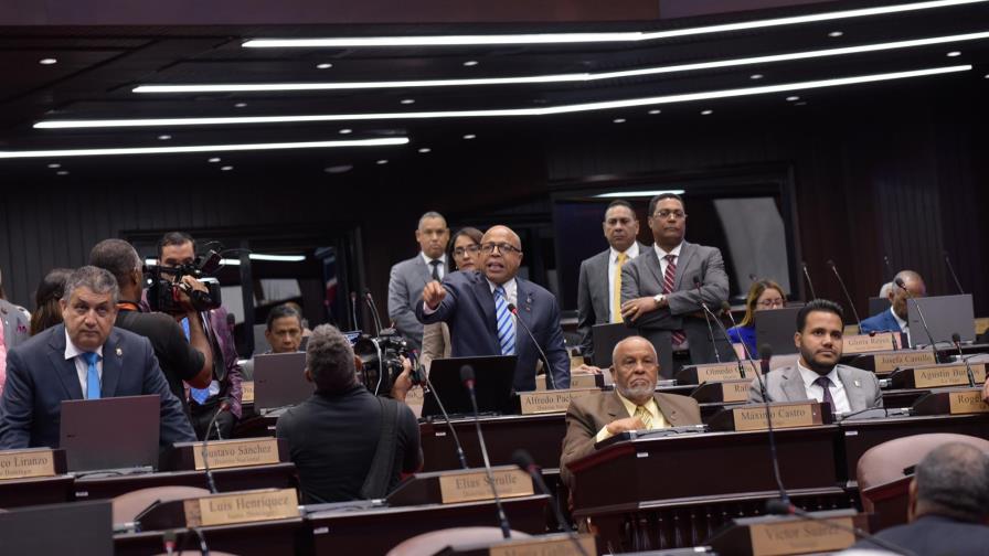 Diputados obtienen nuevo plazo para continuar discusión de Ley de Partidos