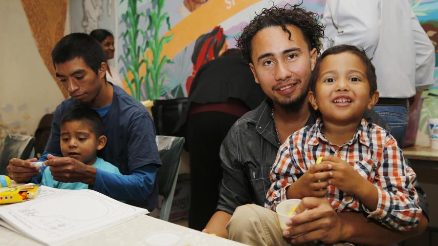 EEUU: Padres migrantes felices pero traumados por separación EEUU: Padres migrantes felices pero traumados por separación