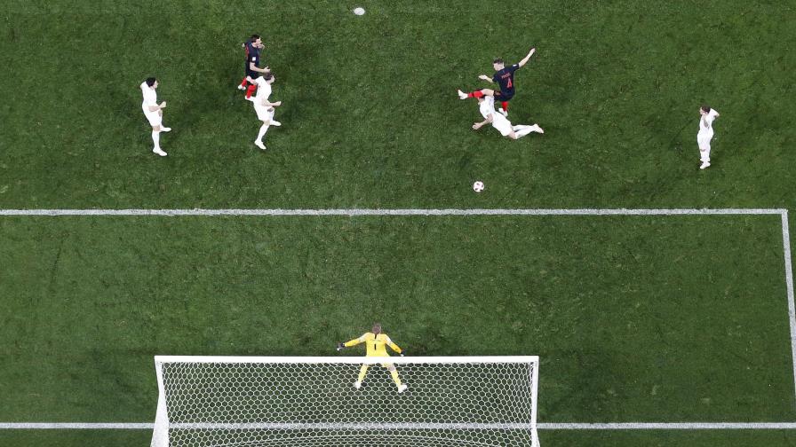 “Tenemos que volver a bajar a la Tierra”, advierte Umtiti contra la euforia