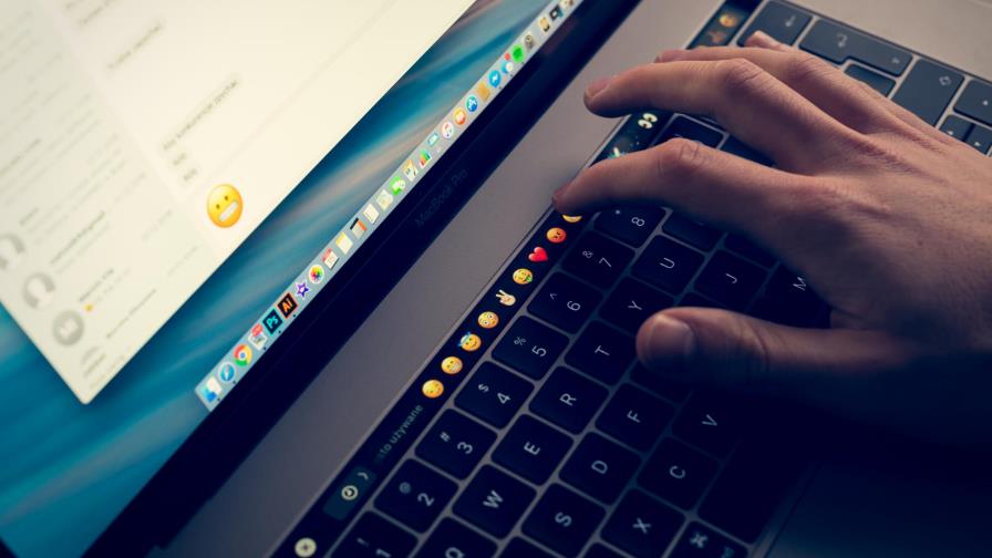 Apple escucha y actualiza sus portátiles 