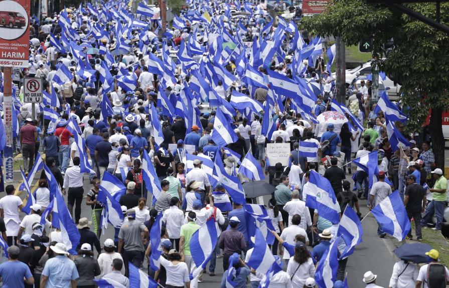 Miles de opositores exigen la dimisión de Ortega por violencia en Nicaragua