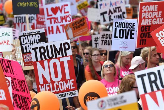 Disfraces y proclamas reivindicativas en Londres contra la visita de Trump