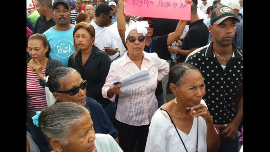 Se cae en Hato Mayor el servicio 24 horas de luz Se cae en Hato Mayor el servicio 24 horas de luz