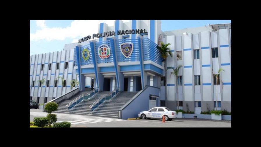 Policía apresa a cuatro hombres por asalto a ciudadanos en la vía pública