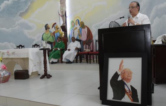 Realizan misa en Navarrete por 16 aniversario de la muerte de Balaguer