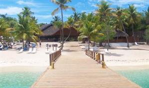 Lancha fuera de borda mata turista alemana en playa de isla Catalina