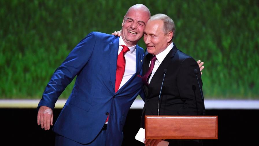 Presidente de la FIFA aprovecha Mundial para codearse con Putin Presidente de la FIFA aprovecha Mundial para codearse con Putin