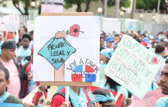Caminata en contra de la penalización del aborto moviliza a cientos de personas 