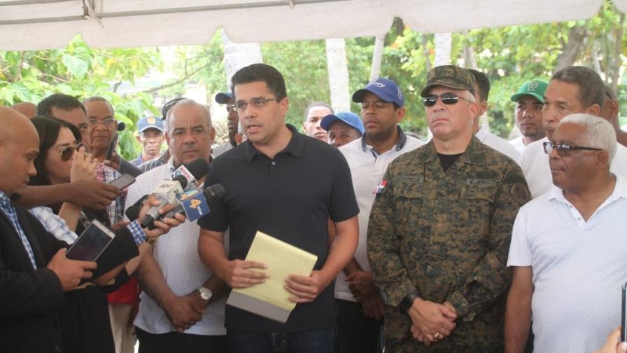 1,200 personas retiran toneladas de basura del litoral sur capitalino 1,200 personas retiran toneladas de basura del litoral sur capitalino