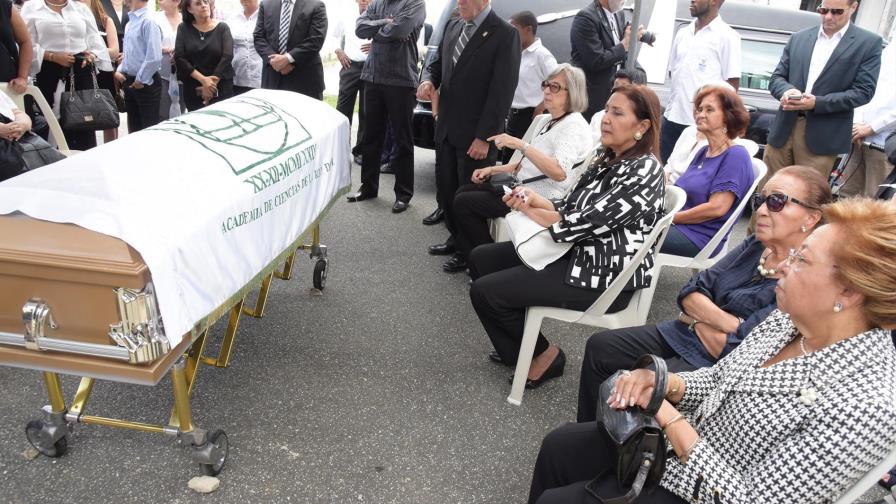 Manifestaciones de tristeza en último adiós a Raymundo Amaro Manifestaciones de tristeza en último adiós a Raymundo Amaro