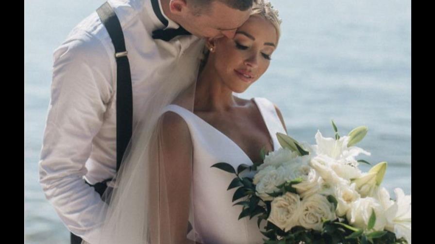 Un jugador de la NBA y una reportera de cancha de ESPN contraen matrimonio Un jugador de la NBA y una reportera de cancha de ESPN contraen matrimonio