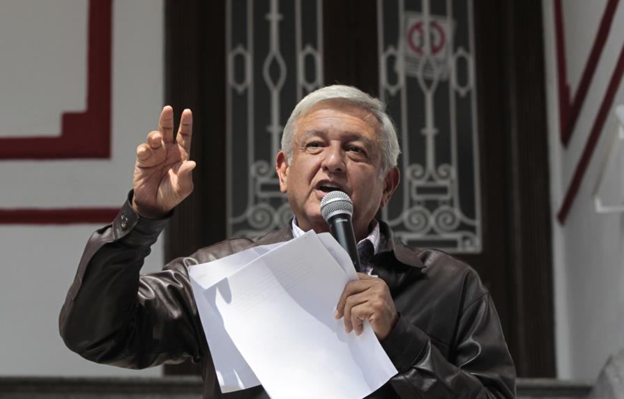 López Obrador presenta plan de austeridad contra privilegios y corrupción