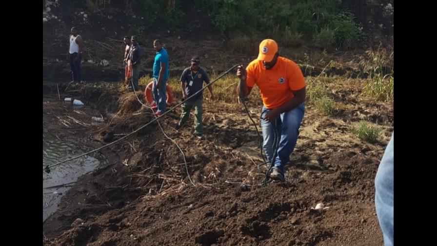 Tres menores desaparecen tras lanzarse en pozo en San Pedro de Macorís Tres menores desaparecen tras lanzarse en pozo en San Pedro de Macorís
