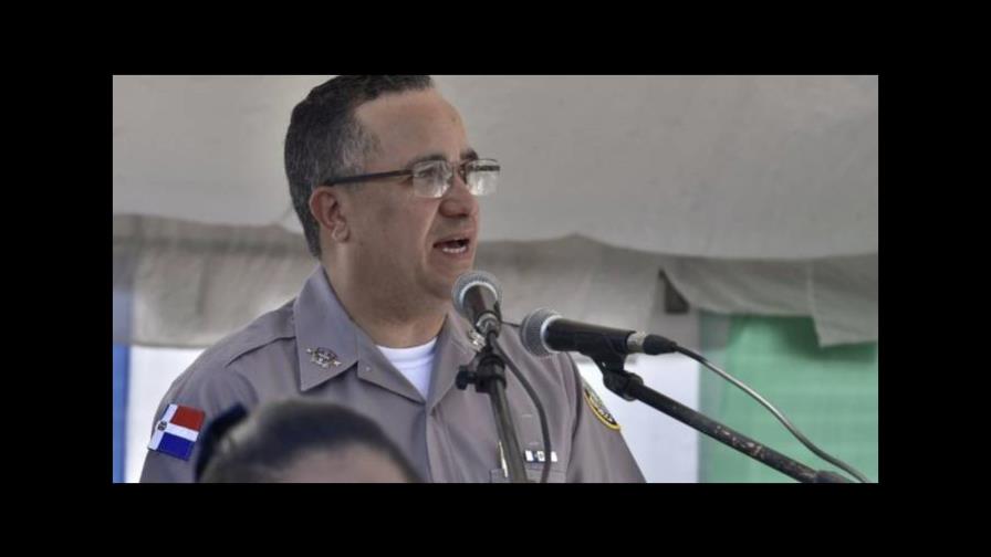 Sancionarán a policías que no usen macanas Sancionarán a policías que no usen macanas