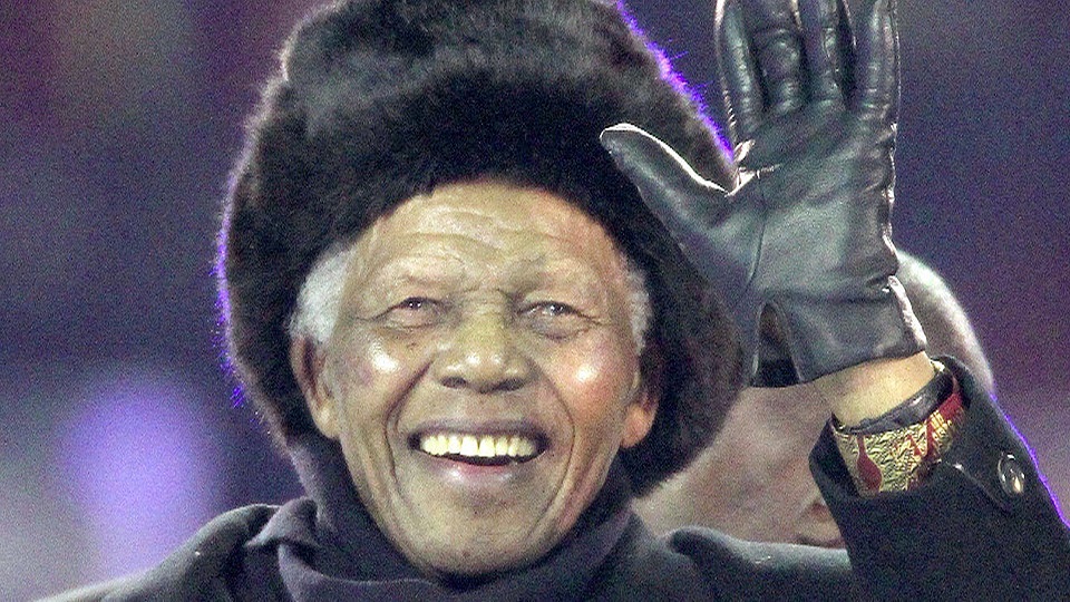 Nelson Mandela se convirtió en el primer presidente negro de Sudáfrica, cargo que ocupó hasta 1999. 