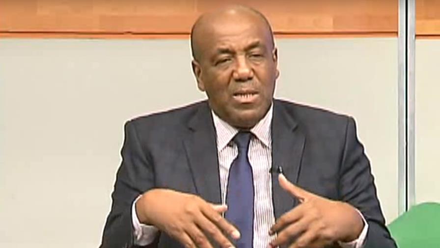 Experto en energía advierte CDEEE viola Ley  de Compras con aviso de contrato de carbón 