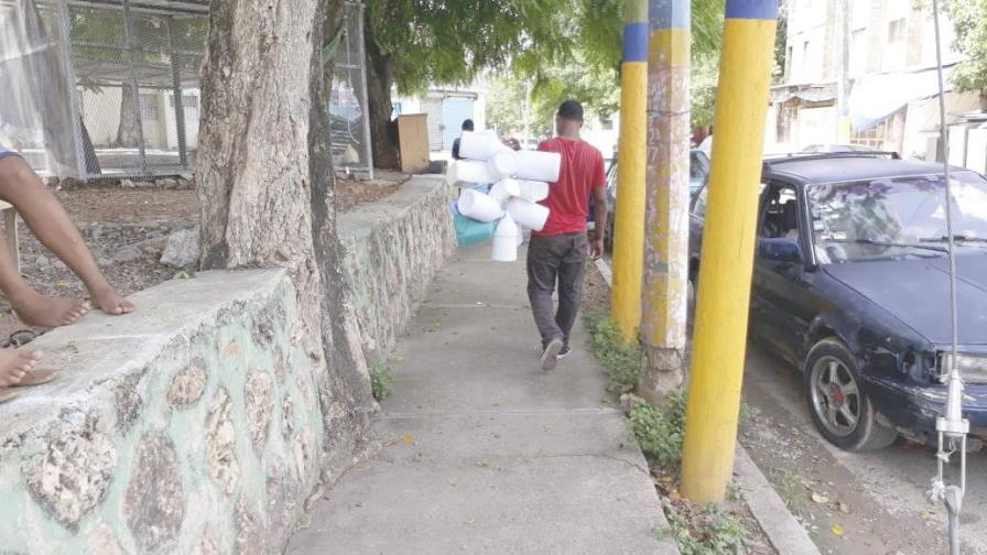 Servicio irregular de agua preocupa a residentes en SDE