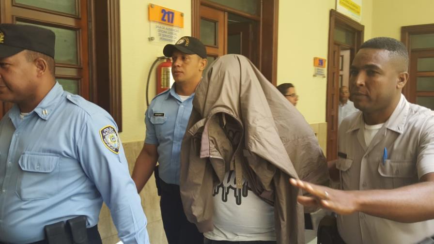 Juez emplaza al Ministerio Público a hacer una investigación objetiva en caso de 22 armas