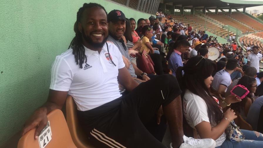 Víctor Núñez se ilusiona con hacer campeón al Cibao FC