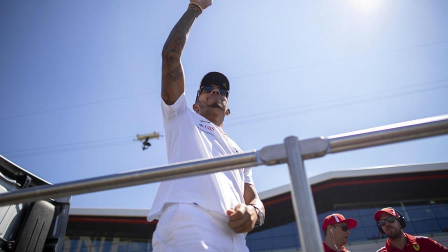 Lewis Hamilton amplía su contrato con Mercedes hasta 2020