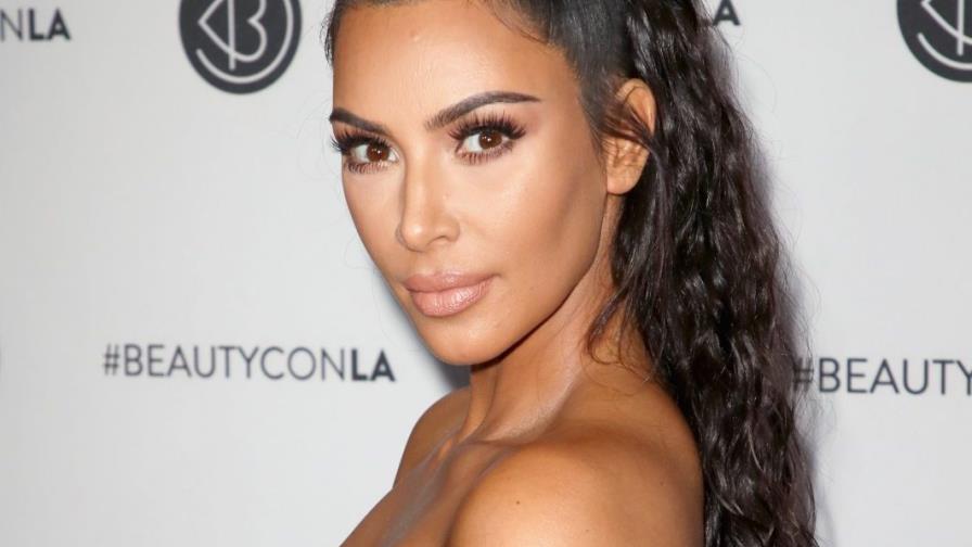 Kim Kardashian preocupada por residuos plásticos en costas de Santo Domingo Kim Kardashian preocupada por residuos plásticos en costas de Santo Domingo