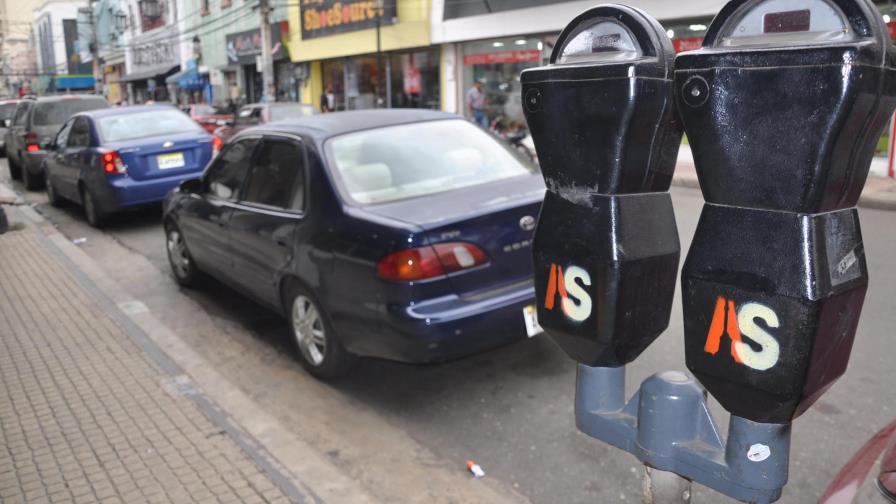 Sectores se dividen por instalación de parquímetros en Santiago