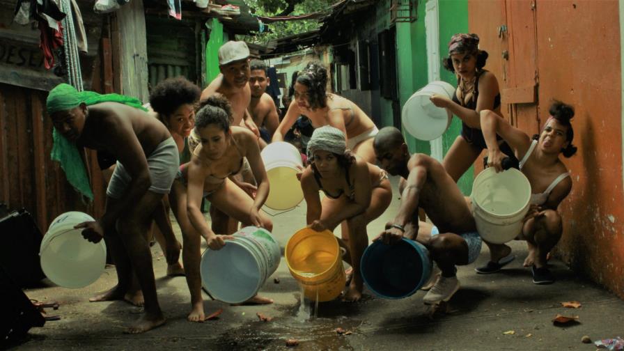 Estudiantes de teatro en “Jolgorio” Estudiantes de teatro en “Jolgorio”
