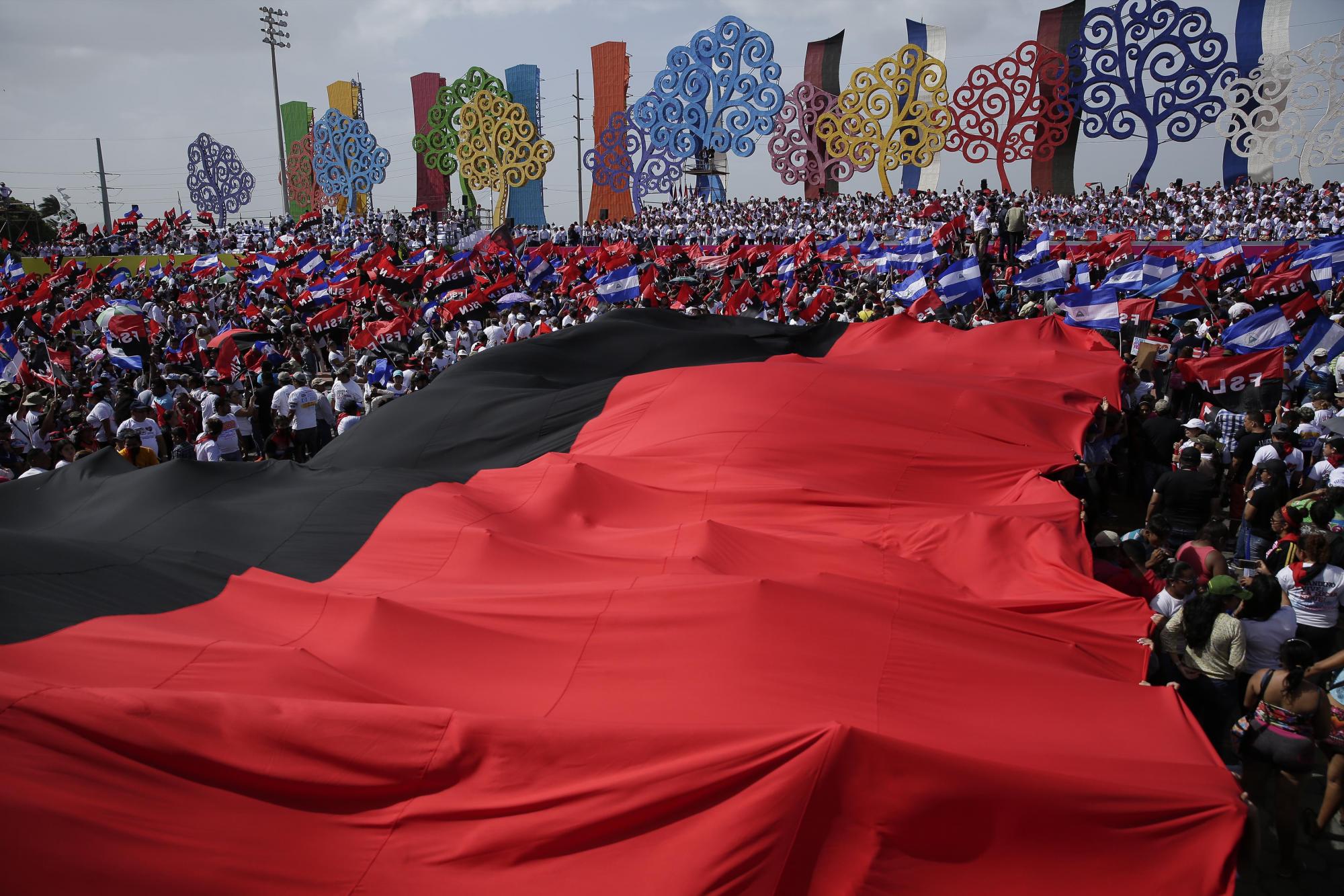El gobernante Frente Sandinista de Liberación Nacional (FSLN) conmemora el 39 aniversario del derrocamiento de la dinastía dictatorial de los Somoza, en medio de crisis que se ha cobrado la vida de al menos 351 personas.