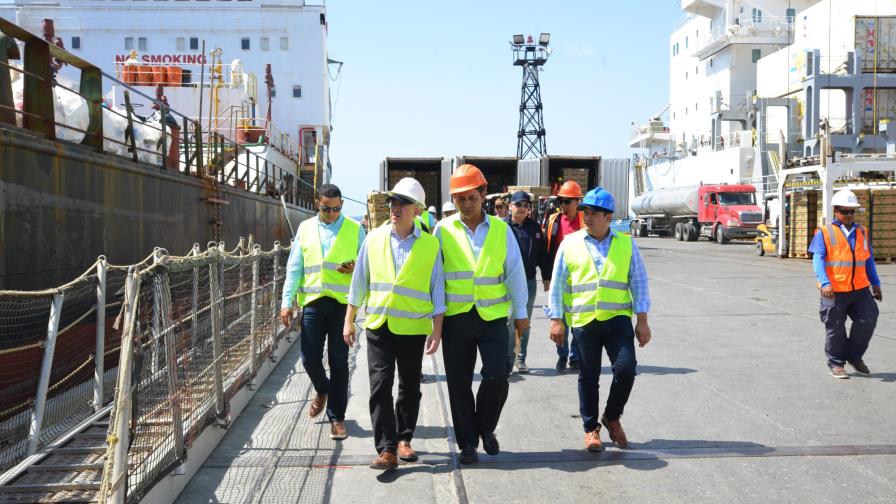 Domínguez Brito propone convertir a Manzanillo en un mega puerto